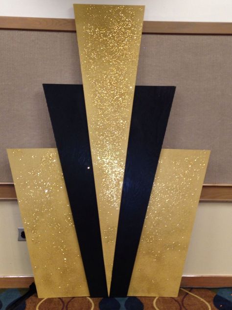 Twenties Party Decorations, Roaring 20s Fundraiser, All That Glitters Is Gold Party, Roaring 20 Table Decor, Roaring 20s Prom Theme Decor, Roaring 20s Diy Decorations, Gatsby Themed Party Decorations Diy, Roaring 20s Party Entrance, Roaring 20s Float Ideas