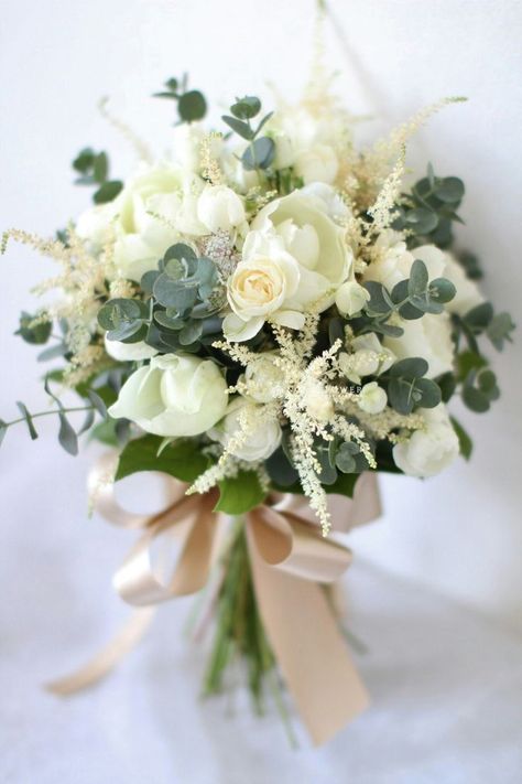 Bridal Bouquet Eucalyptus, Bouquet Eucalyptus, Lily Bridal Bouquet, Small Wedding Bouquets, Blush Bouquet Wedding, Rose Bridal Bouquet, Silk Wedding Bouquets, Bridal Bouquet Fall, Rustic Wedding Bouquet