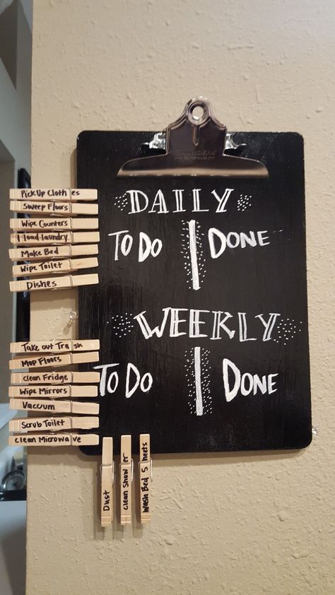 I saw this and fell in love with the idea. So far it's been a great help with my family. 1 clipboard Black Chalk Paint White Chalk Marker Clothes Pins Skinny tipped Permanent Marker Easy Room Decor Ideas, Home Command Center, Easy Room Decor, Family Command Center, Black Chalk Paint, House Organisation, Chore Chart Kids, Home Organisation, Chores For Kids