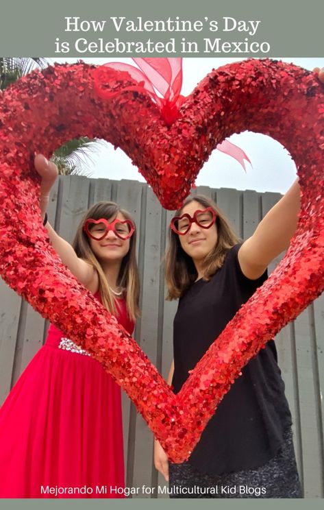 How Valentine's Day in Mexico is Celebrated - Multicultural Kid Blogs Mexican Valentines Day, Mexican Valentines, Valentines Healthy Snacks, Valentine Chocolate Covered Strawberries, Valentine Nails Pink, Valentines Party Food, Healthy Valentines, Valentines Gift Box, Valentine Dinner