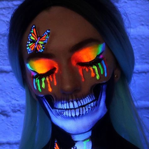 Black Light Face Paint, Black Light Makeup, Halloween Makeup Witch, Face Paint Ideas, Halloween Make-up Looks, Paint Makeup, Holloween Makeup, Neon Paint, Creepy Halloween Makeup