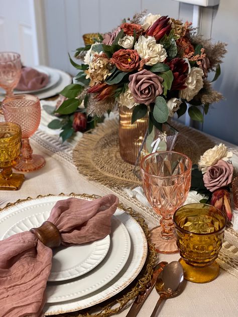 Terracotta Centerpieces, Rust And Blush Wedding, Pink And Terracotta, Orange Weddings, Cinnamon Rose, Blush Wedding, Holiday Ideas, Earth Tones, Dusty Pink