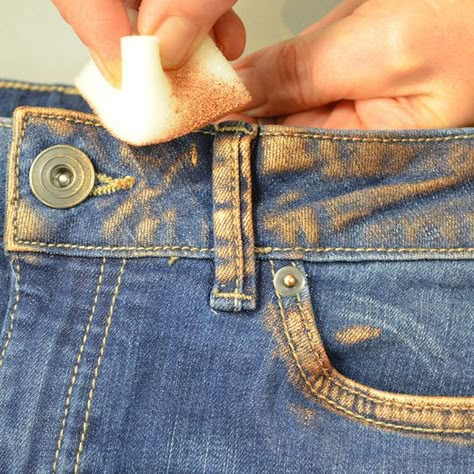 Fabric Paint Pens, Vestiti In Jeans, Artisanats Denim, Jeans Refashion, Jean Diy, Painted Clothes Diy, Jeans Pocket, Painted Clothing, Diy Jeans