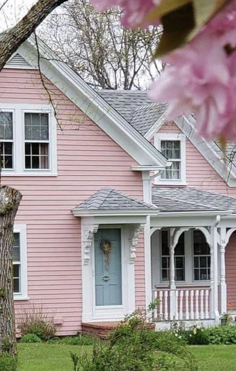 Pink House Exterior, Pink Farmhouse, Cute Cottages, Cottages And Bungalows, Pink Cottage, Style Cottage, Pink House, Cottage House, Cute House