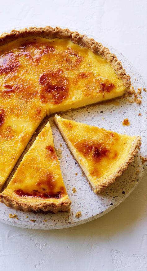 A yellow custard tart with caramelised spots, cut into two slices Creme Brulee Pie Recipe, Brulee Pie, Creme Brulee Pie, Jam Tarts, Tart Baking, Custard Tart, Bbc Food, Flaky Crust, Pie Dough