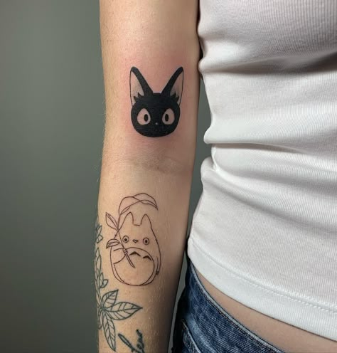 Jiji and Totoro 🌱 ★・・・・・・★・・・・・・★ • • • • • • #studioghibli #studioghiblitattoo #kikisdeliveryservice #kikisdeliveryservicetattoo #totoro #totorotattoo #jijitattoo #flashtattoo #flashdesign #tattooflash #tattooflashdesign #tattoodesign #armtattoo #forearmtattoo Ghibli Tattoo Totoro, Simple Ghibli Tattoo, Jiji Tattoo, Subtle Anime Tattoos, Painting On Skin, Totoro Tattoo, Tattoos Man, Cover Up Tattoo Ideas, Ghibli Tattoos