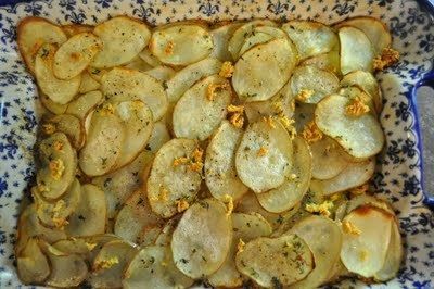 Mandolin Potatoes, Mandolin Recipes, Salad With Olives, Potato Chip Chicken, Baked Potato Chips, Potato Side Dish, Spring Peas, Quick Side Dishes, Potato Sides