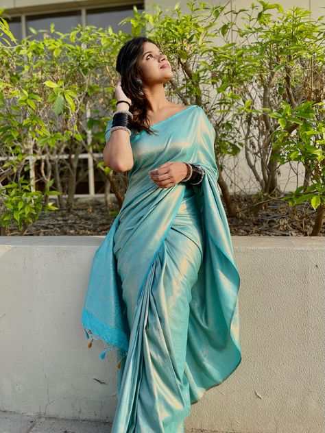 Saree Colours, Saree Pose, Silk Saree Blouse Designs Patterns, Elegant Sarees, Simple Saree Designs, Bridal Sarees South Indian, Fashionable Saree, Fashionable Saree Blouse Designs, Saree Poses