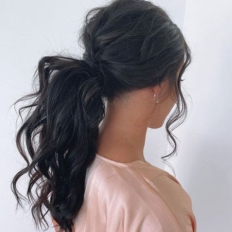 Wedding Ponytail Hairstyles Dark Hair, Messy Ponytail Brunette, Low Textured Ponytail, Wedding Ponytail Hairstyles Brunette, Brunette Bridal Ponytail, Low Pony Formal Hair, Low Pony Updo Wedding, Textured Bridal Ponytail, Low Messy Ponytail Wedding