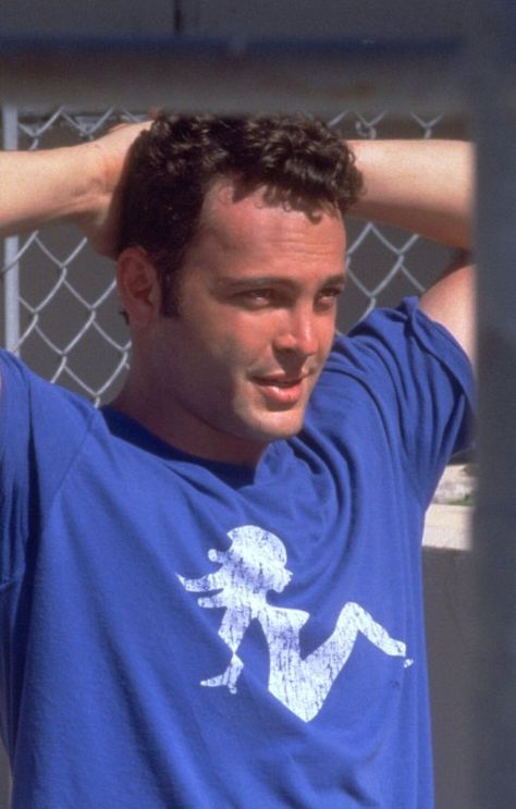 such a normal guy... Vince Vaughn The Break Up, Vince Vaughn 90s, Comedy Actors, Vince Vaughn, Television Advertising, The Royal Tenenbaums, Married Woman, Good Looking Men, Celebrities Male