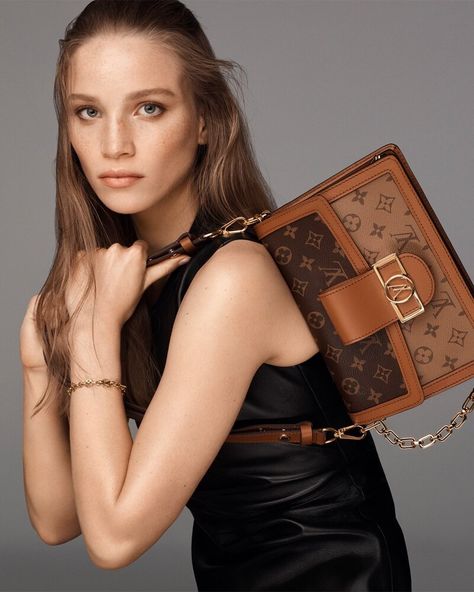 Louis Vuitton Dauphine, New Louis Vuitton Handbags, French Luxury Brands, Louis Vuitton Pouch, Louis Vuitton Official Website, Campaign Fashion, Steven Meisel, Louis Vuitton Official, Classic Bags