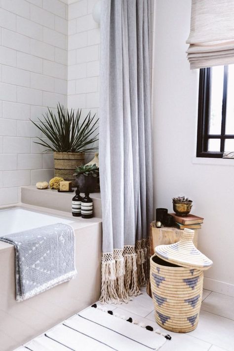 How to add an extra 12-18 inches to a standard shower curtain for those tall ceilings! Mid Century Bohemian, Extra Long Shower Curtain, Long Shower Curtains, Bohemian Bathroom, Bath Inspiration, Decor Studio, Bad Inspiration, Decor Baie, Boho Bathroom