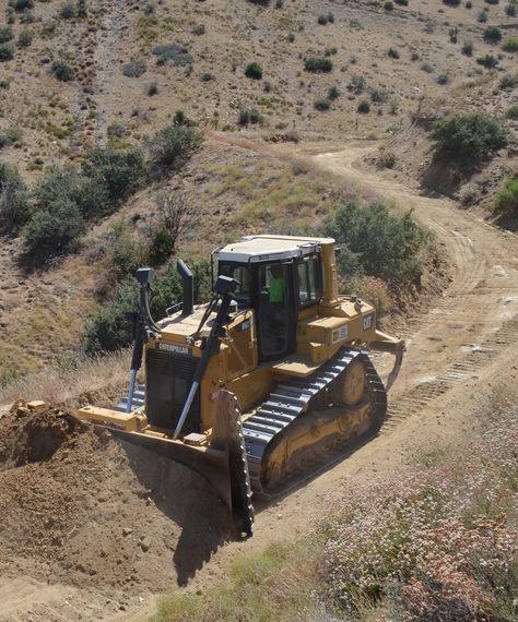 Cat Bulldozer, Wildland Firefighting, Desert Valley, Ing Civil, Earth Moving Equipment, Us Forest Service, Wildland Fire, American Flag Wallpaper, Wildland Firefighter