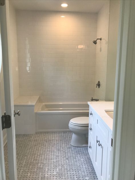 Bathtub With Storage Built Ins, Tub Seats Bathtubs, Tub Shower Combo With Bench Seat, Bathtub Bench Seat, Shower Tub Combo With Bench, Tub With Bench At End, Tub With Bench Seat, Bathtub With Seat At End, Bathtub Shower Combo With Bench