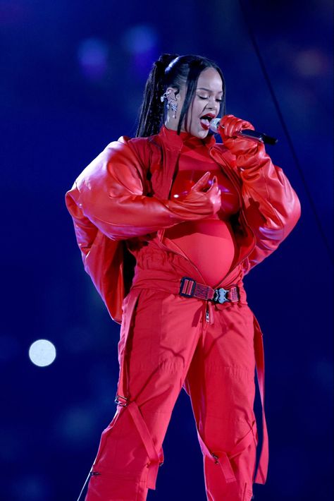 SuperBowl Halftime Performance Rihanna Concert, Super Bowl Outfit, Rihanna Outfits, Halftime Show, A$ap Rocky, Rihanna Style, Red Bodysuit, Twitter Trending, Rihanna Fenty