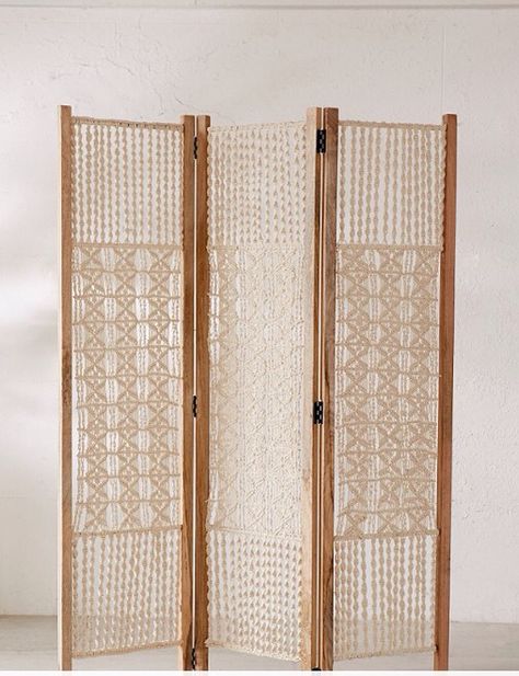 Make out of lace Room Divider Diy, Macrame Room Divider, Small Room Divider, Bamboo Room Divider, Sliding Room Dividers, Hanging Room Dividers, Diy Room Divider, Diy Decoracion, Divider Design