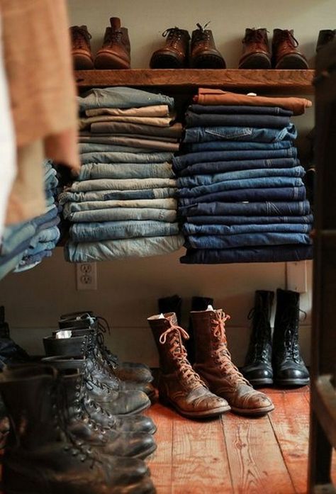 Cabin Bedrooms, Lumberjack Style, Men Closet, Outfit Grid, Marketing Content, Sharp Dressed Man, Preppy Casual, Gentleman Style, New Classic