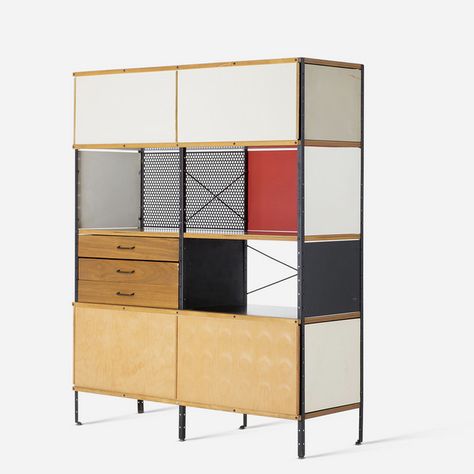 ESU (Eames Storage Unit) No. 421-C, 1950/1952 © Vitra Design Museum, Photo: Jürgen Hans Eames Desk, Eames Storage Unit, Eames Furniture, Charles Ray Eames, Eames Office, Vitra Design Museum, Vitra Design, Furniture Details Design, Vintage Industrial Decor