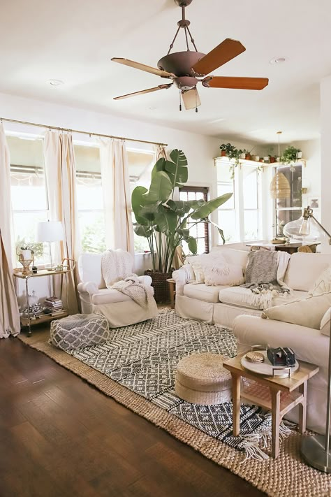 Boho Living Room Decor Ideas With White Paint | Clare | Clare Cozy Boho Living Room, Living Room Ideas Bohemian, Modern Boho Living Room, Stile Boho Chic, Boho Chic Living Room, Boho Living Room Decor, Chic Living Room, Boho Living, Living Room Decor Apartment