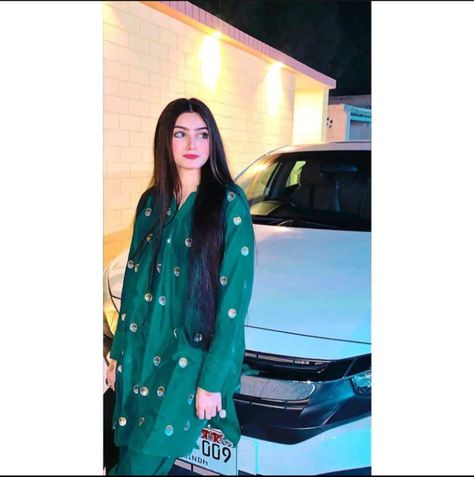 Pakistan Girls Dp, Pakistani Dp, Boys Posters, Lace Dress Design, Girls Dp Stylish, Simple Pakistani Dresses, Cute Selfies Poses, Simple Trendy Outfits, Girls Dpz