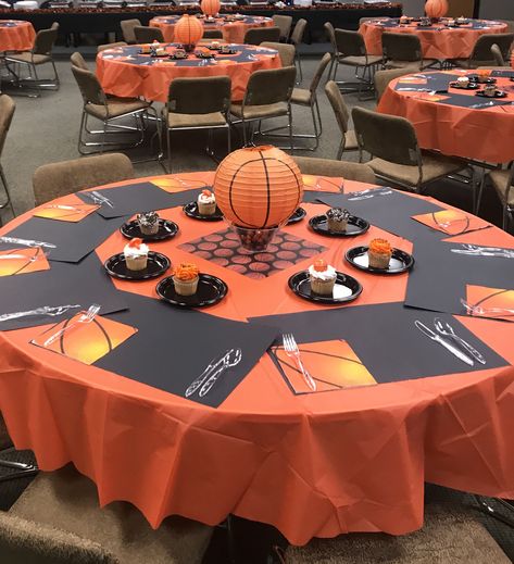 Sports Banquet Outfit, Team Dinner Ideas, High School Sports Banquet, Sports Banquet Decorations, Sports Banquet Centerpieces, Basketball Centerpieces, Basketball Banquet, Basketball Themed Birthday Party, Banquet Outfit