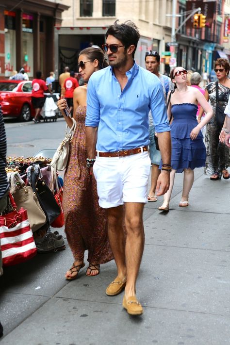 26 Cool and Stylish Bermuda Shorts for Men This Season | Outfit Trends | Outfit Trends Preppy Mode, Short Blanc, Herren Style, Summer Street, Mode Casual, Sharp Dressed Man, Outfit Trends, Gentleman Style, Mens Fashion Summer