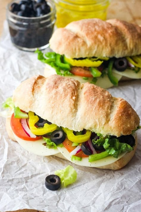 Veggie Subs with Cheese and Avocado Sub Sandwich Ideas, Veggie Sandwich Recipes, Vegetarian Sandwiches, Vegetarian Sandwich Recipes, Sub Sandwich, Sandwich Ideas, Sub Sandwiches, Vegetarian Sandwich, Veggie Sandwich