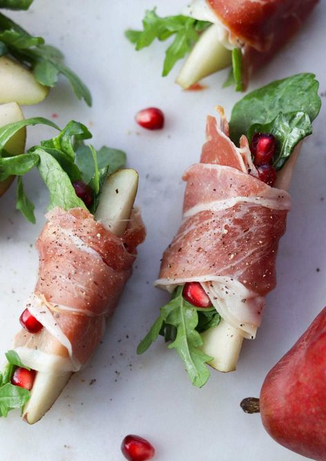 The perfect appetizer for your next holiday party or get-together, these healthy Whole30 Prosciutto Pears with Arugula Salad are deliciously sweet and savory - plus they're Paleo & Gluten Free! They come together in minutes, making them a great recipe for last minute guests! #cookathomemom #prosciutto Prosciutto Wrapped Pears, Holiday Appetizers Christmas, Whole 30 Snacks, Prosciutto Wrapped, No Cook Appetizers, Appetizers For A Crowd, Appetizers Easy Finger Food, Finger Foods Easy, Thanksgiving Appetizers