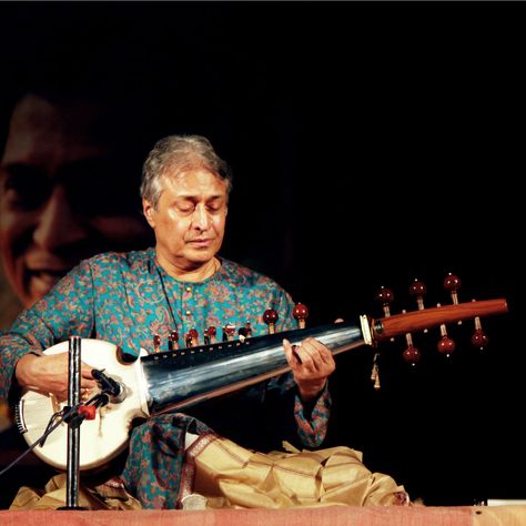 Latest Check more at https://timesof24.com/amjad-ali-khan-birthday-11-lesser-known-details-concerning-the-eminent-sarod-participant/ Amjad Ali Khan, Ghulam Ali, Birthday 11, Rajiv Gandhi, Famous Musicians, Second Wife, Nobel Peace Prize, Important News, Ali Khan