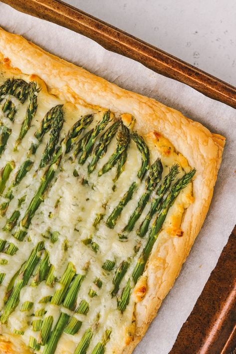 Easy Puff Pastry Asparagus Tart with Gruyere Cheese - Cooking in my Genes Puff Pastry Asparagus, Asparagus Tart Recipes, Asparagus Tart, Goat Cheese Appetizer, Easy Puff, Cheese Flatbread, Cheese Course, Puff Pastry Tart, Easy Puff Pastry