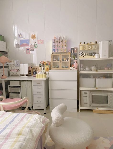 Organised Room, Room Basic, Dorm Room Styles, Room Inspired, Aesthetic Bedroom Ideas, Future Room, Aesthetic Room Ideas, Aesthetic Korean, Dekorasi Kamar Tidur