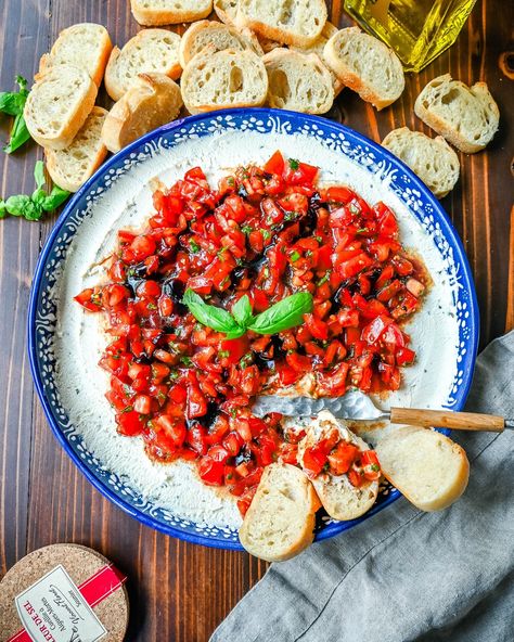 I have the EASIEST, CROWD PLEASING appetizer just in time for Labor Day. This Caprese Dip with Boursin Cheese is a flavor powerhouse, no-bake, and easy to throw together. 🙌🏻 Comment below “caprese dip” and we will send you the recipe. As always, you can find it by clicking the link in my @modern_honey bio to find all of my recipes. https://www.modernhoney.com/caprese-dip-with-boursin-cheese/ #appetizers #appetizer #caprese #capresesalad #boursin #boursincheese #traderjoes #homemade #partyfo... Caprese Dip, Modern Honey, New Years Appetizers, New Year's Eve Appetizers, Homemade Dips, Boursin Cheese, Bacon Wrapped Asparagus, Quick And Easy Appetizers, Cheese Pairings