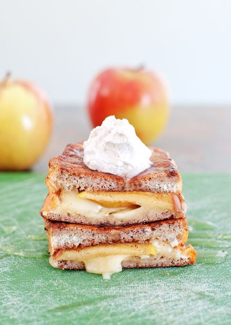 Apple Brie, Rosh Hashanah Recipes, Easy French Toast Recipe, Best French Toast, Stuffed French Toast, Overnight French Toast, Marinated Salmon, Bacon Tomato, French Toast Easy