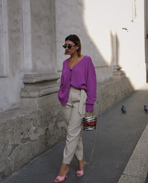 purple cardigan | beige pants • @aylin_koenig Purple And Beige Outfit, Beige Pants Outfits, Aylin Koenig, Purple And Beige, Bright Outfit, Beige Outfit, Spring Mood, Beige Pants, Purple Cardigan