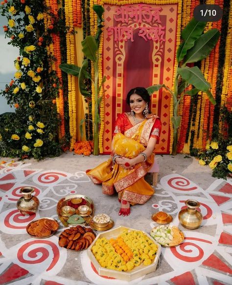 Haldi Decoration Ideas, Wedding Decorations Pictures, Indian Wedding Favors, Indian Wedding Bride, Wedding Entrance Decor, Bengali Bride, Dream Wedding Decorations, Desi Wedding Decor, Bride Photography Poses