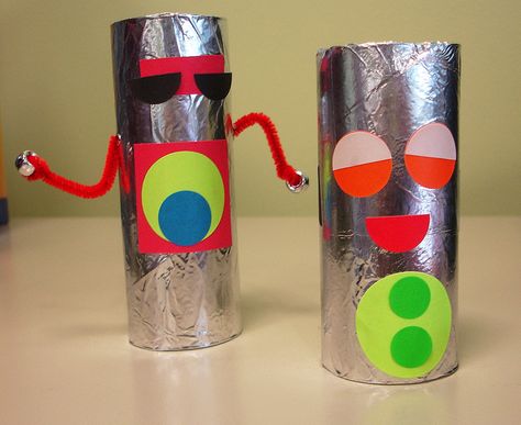 Robot Craft by Clermont County Public Library Robot Preschool, Robot Activities, Robot Crafts, Robots Preschool, Robot Activity, Eyfs Maths, Teach Colors, Learning Games For Preschoolers, Oatmeal Container