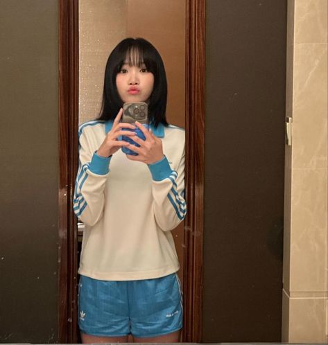 Iz One, Short Girls, Mirror Selfie, Turn Ons, Mirror