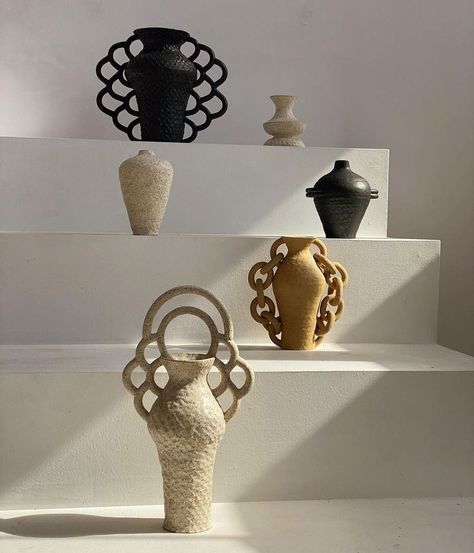 Atelier Bejee on Instagram: “Besides my own art collection, I love beautiful vases and sculptures made by others. This completes a space. Furniture is beautiful, but an…” Tulum Decor, Fun Ceramics, Pattern Challenge, Hand Pottery, Ceramica Ideas, African Pottery, Minimalism Home, Organic Sculpture, Lovely Sunday