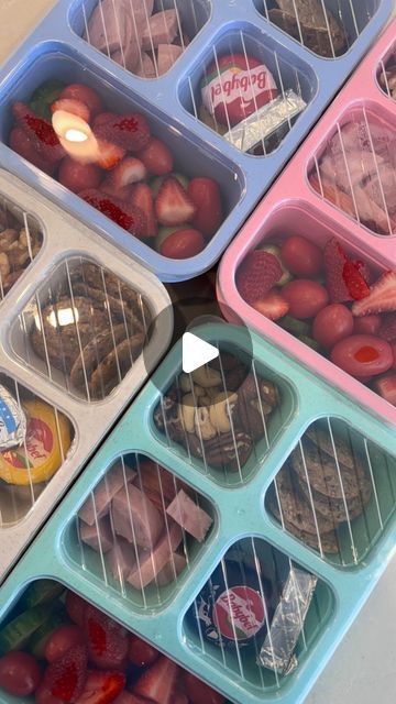 CAITLIN 🍓 on Instagram: "Restocking my adult Lunchables for the week 🧚🏼‍♀️ • • • #asmr #asmrsounds #lunch #lunchbox #lunchideas #lunchidea #satisfying #snackbox #restock" Easy Snack Box Ideas, Diy Lunchables Adult, Bento Box Snacks For Adults, Healthy Lunch Box Ideas For Adults, Adult Lunch Box Ideas, Homemade Lunchables, Diy Lunchables, Adult Lunchables, Snack Boxes Healthy