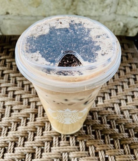 This Secret Menu Cookies And Cream Cold Brew From Starbucks Is Here To Satisfy Your Sweet Tooth Starbucks Drinks Cookies And Cream, Starbucks Cookies And Cream Frappuccino, Cookies And Cream Cold Brew, Starbucks Cookies And Cream, Oreo Starbucks, Starbucks Cookies, Mocha Cookie Crumble, Starbucks Mocha, Cream Cold Brew