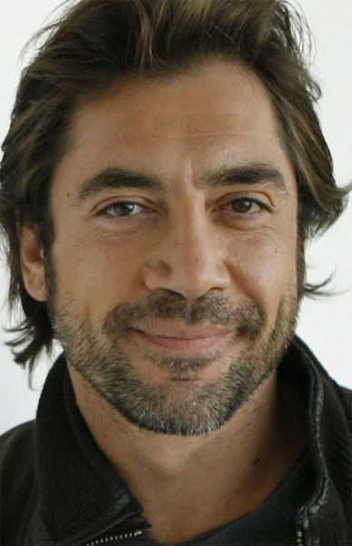 Javier Bardem - Cutie!  Great match with Penelope Cruz. Xavier Bardem, Vicky Christina Barcelona, Latino Actors, Sofia Loren, Gorgeous Man, Edward Norton, Javier Bardem, Older Man, Septième Art