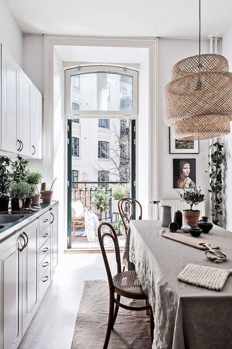 Parisian Style Home, Chic Interior Design, Interior Design Magazine, Chic Interior, Farmhouse Style Kitchen, Modern Farmhouse Kitchens, Balcony Ideas, Trendy Home, Decorating Small Spaces