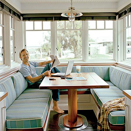 Cozy, Nautical Breakfast Nook w/ wrap-around Windows [450×450] Table Booth, Built In Breakfast Nook, Kitchen Booth, Booth Seating In Kitchen, Balcon Mic, Kitchen Booths, Kitchen Breakfast Nooks, Kitchen Banquette, Booth Seating