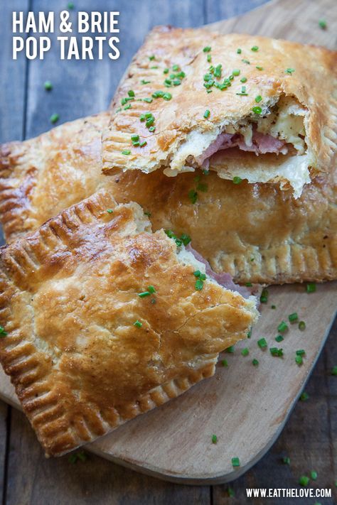 Ham and Brie Pop Tarts! Recipe and photo by Irvin Lin of Eat the Love. Ham And Cheese Pie, Savory Pop Tarts, Hand Pies Savory, Poptart Recipe, Savory Pies Recipes, Hand Pie Recipes, Recipes Savory, Fingerfood Party, Cheese Pie