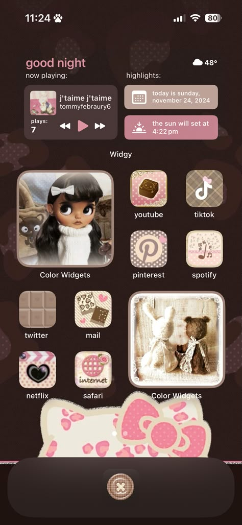 Cute Wallpaper Ideas With Widgets, Ios18 Lock Screen Ideas, Background Layout Iphone, Phone Backgrounds Ios 16, Iphone 16 Setup, Iphone Arrangement Ideas, Valentines Homescreen Layout, Ios Phone Ideas, Iphone 13 Ideas