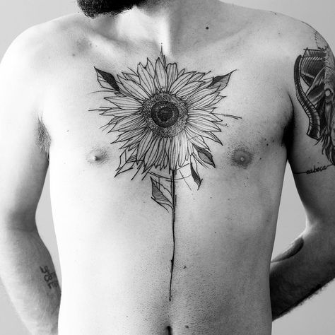 Sunflower chest tattoo by Fredao Oliveira.  It takes a lot of guts and determination to get your chest done. Take a look at some of the most mind blowing chest tattoos ever done. Enjoy! Sunflower Chest Tattoo, Sunflower Tattoo Meaning, Bird Shoulder Tattoos, Men Flower Tattoo, Tattoo Black And White, Sunflower Tattoo Sleeve, Wanderlust Tattoo, Sunflower Tattoo Shoulder, Tattoo Chest