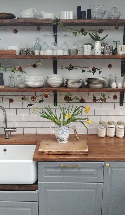 Scaffold Board Shelves, Wooden Shelves Kitchen, Kitchen Shelving, Shelves Kitchen, Kitchen Shelf, Rustic Shelves, Kitchen Worktop, Industrial Kitchen, Trendy Kitchen