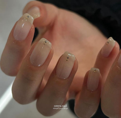 #classy #aesthetic Small Gems On Nails, Round Square Nails, Subtle Nails, Almond Acrylic Nails, Soft Nails, Gem Nails, Classy Aesthetic, Clean Nails, Bridal Nails