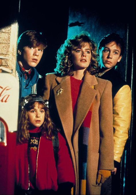 Adventures In Babysitting 1987, Adventures In Babysitting, 80s Glam, Elisabeth Shue, Summer Fun List, Glam Metal, 80s Movies, Indoor Activities For Kids, Ely