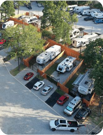 Dallas Shady Oaks RV Park – Long Term RV Living Rv Park Ideas, Rv Lot Landscaping Ideas, Rv Park Design Plans, Campground Design, Camping Goals, Campsite Decorating, Rv Lots, Travel Trailer Living, Visit Dallas